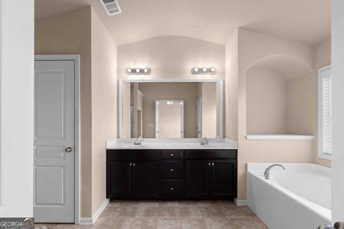 1212 Lake Point Way Suwanee - 27