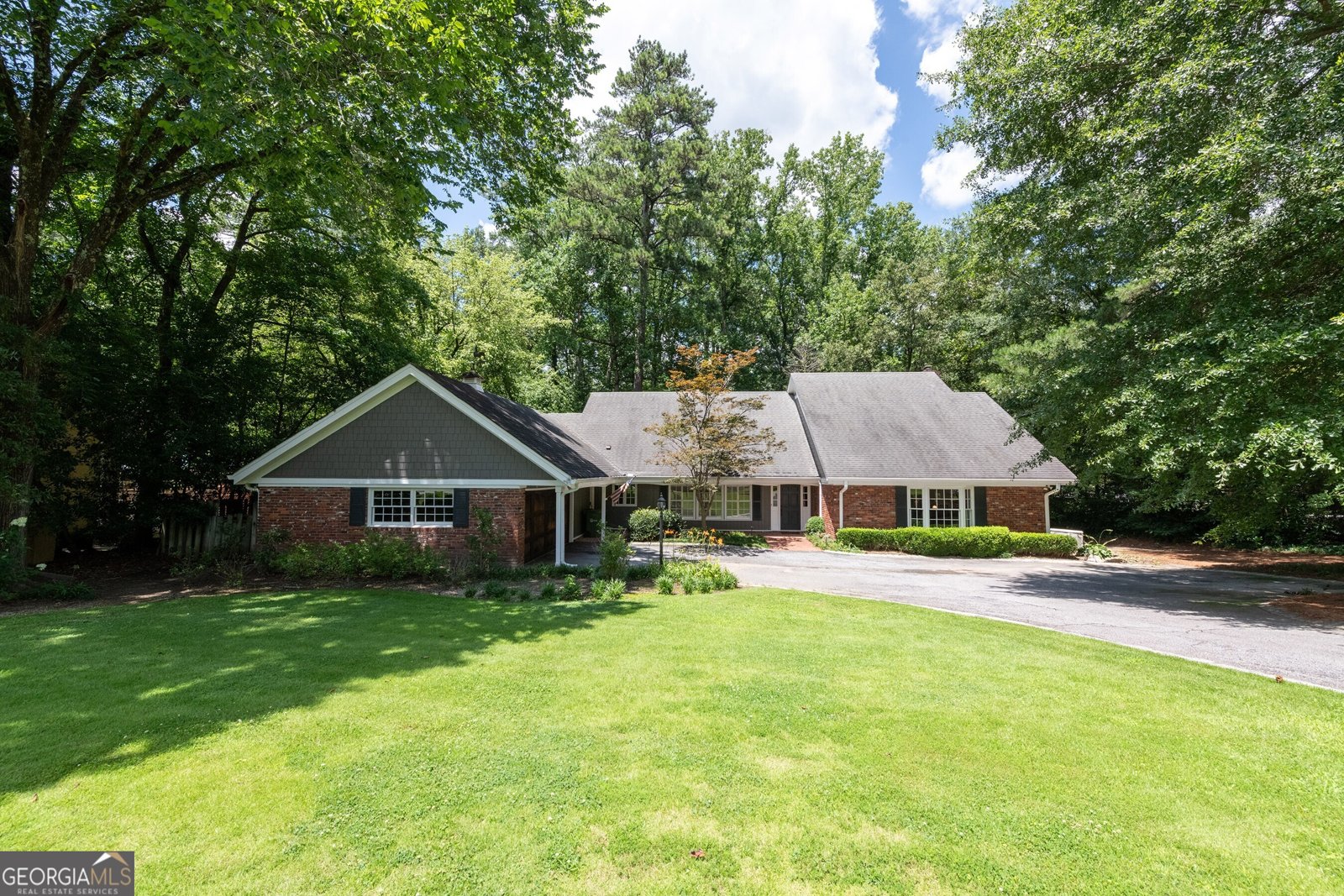 3435 Valley Road Atlanta - 1