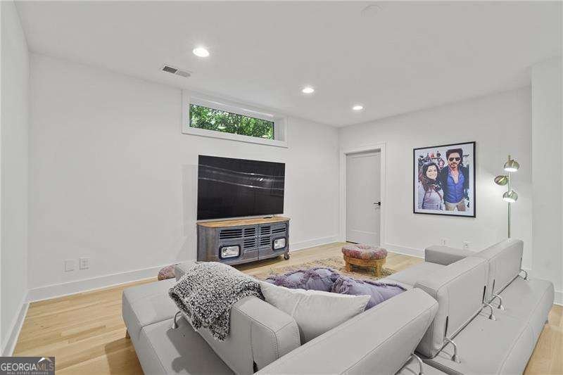 1433 Wessyngton Road Atlanta - 54
