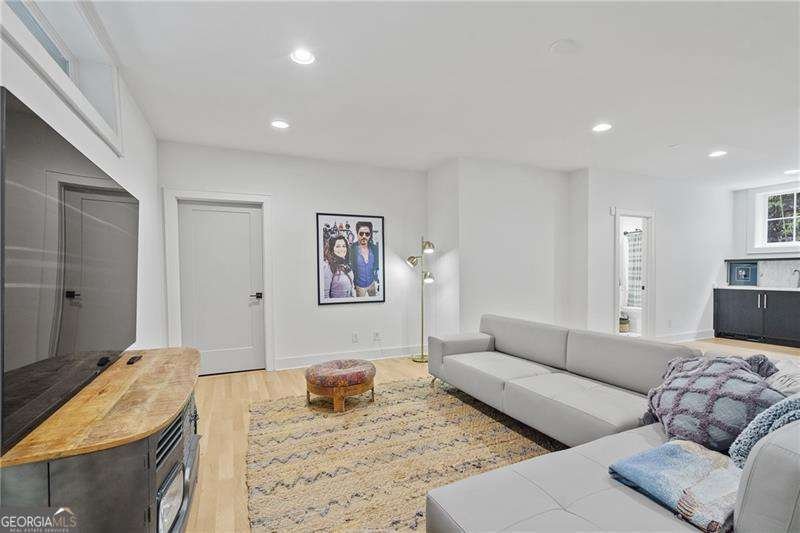 1433 Wessyngton Road Atlanta - 55