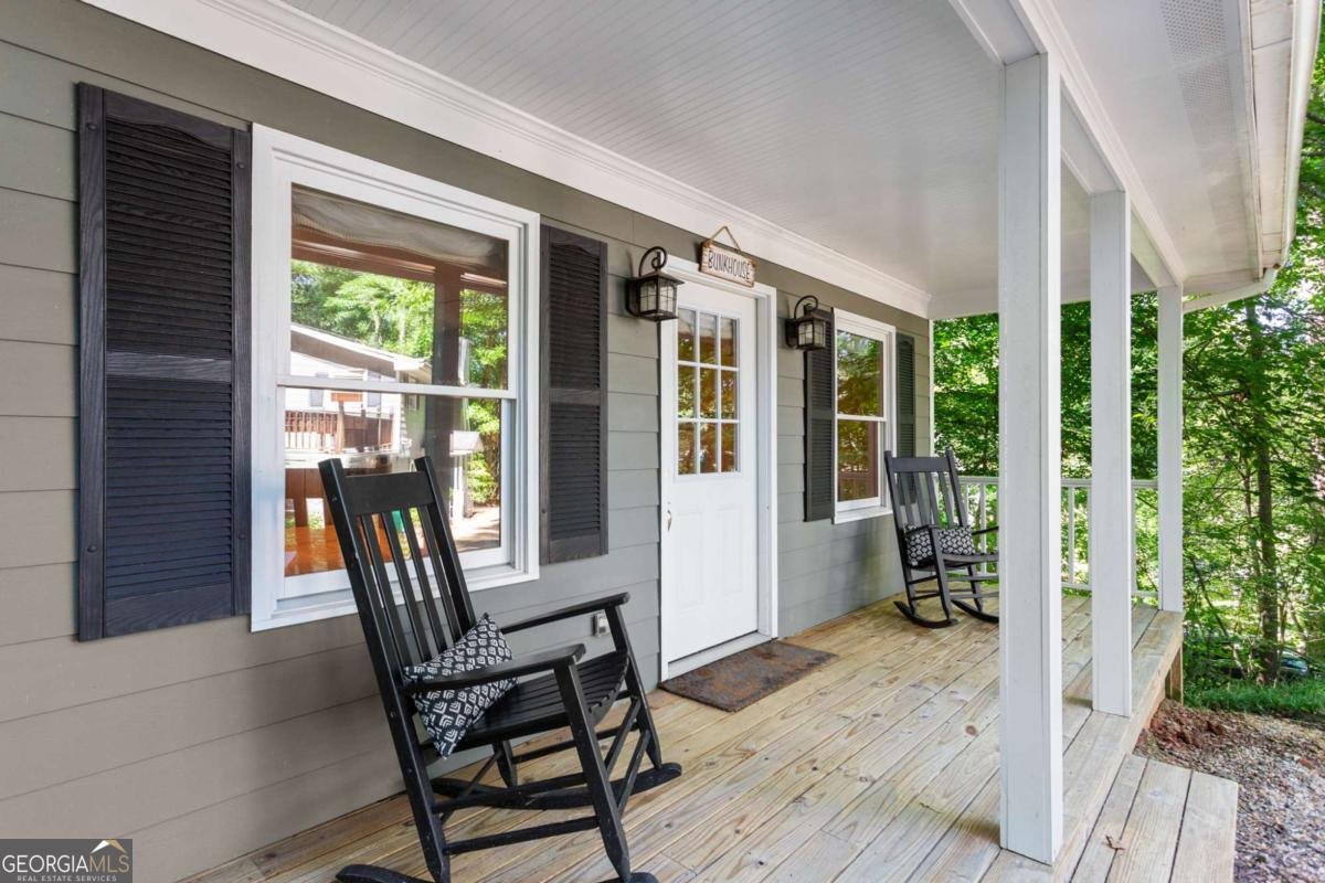 8425 Lynn Drive Gainesville - 33