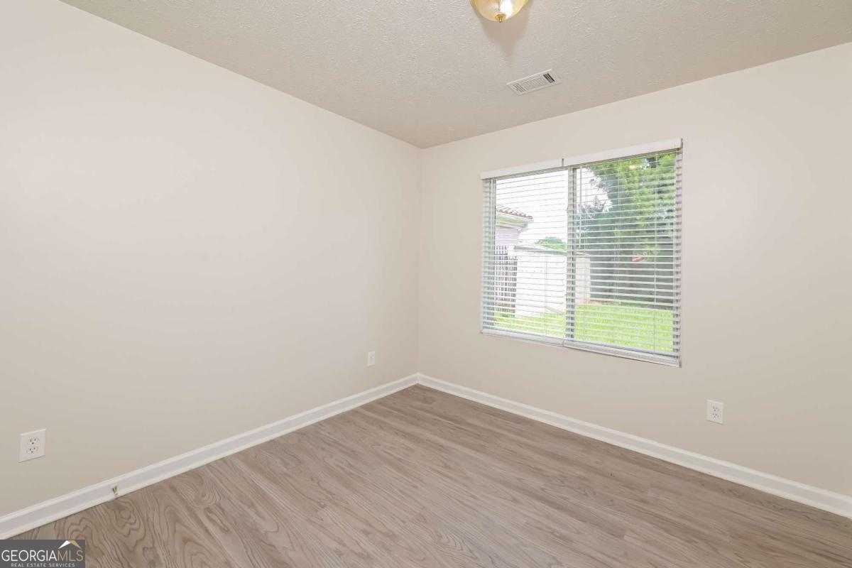 113 Garden Walk Stockbridge - 11