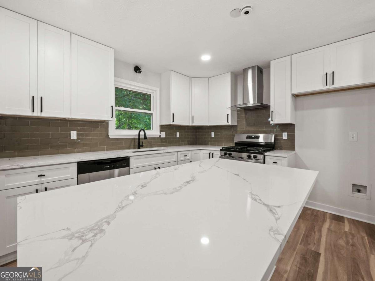 975 Memory Lane Lawrenceville - 13