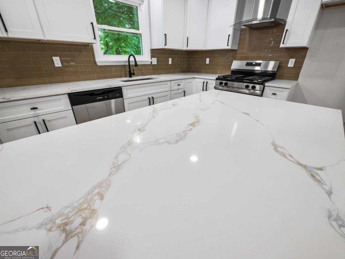 975 Memory Lane Lawrenceville - 14