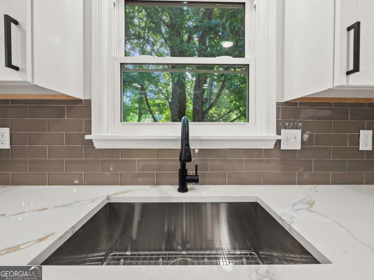 975 Memory Lane Lawrenceville - 18