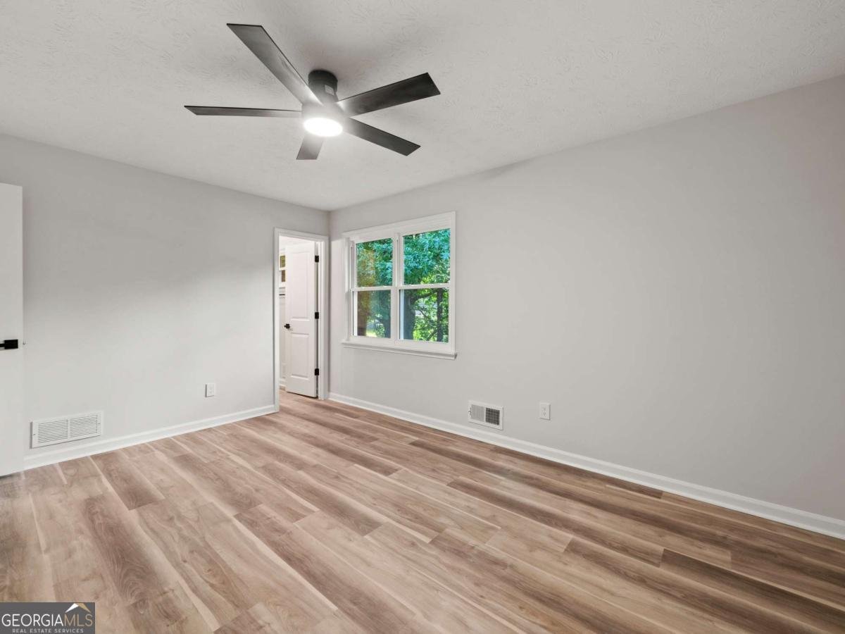 975 Memory Lane Lawrenceville - 31