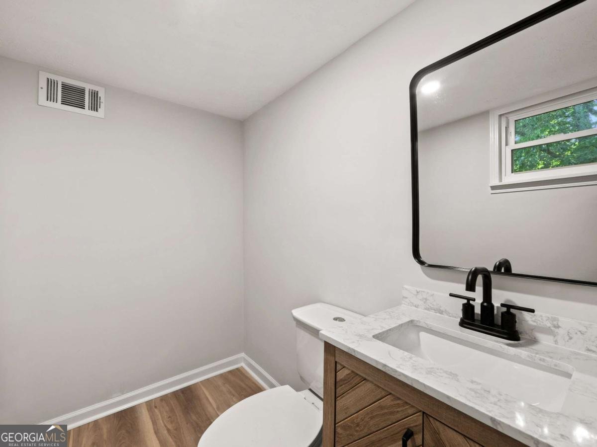 975 Memory Lane Lawrenceville - 38