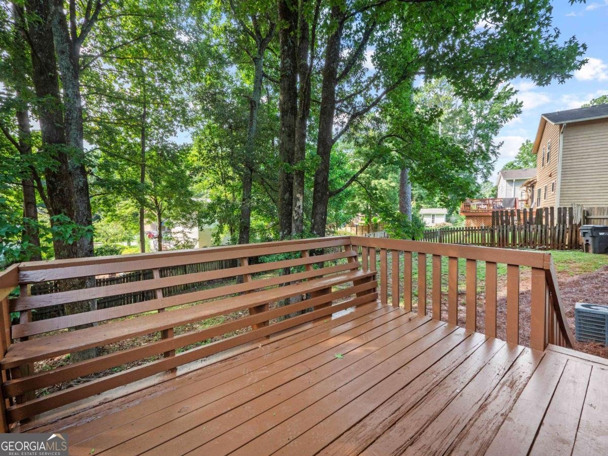 975 Memory Lane Lawrenceville - 46