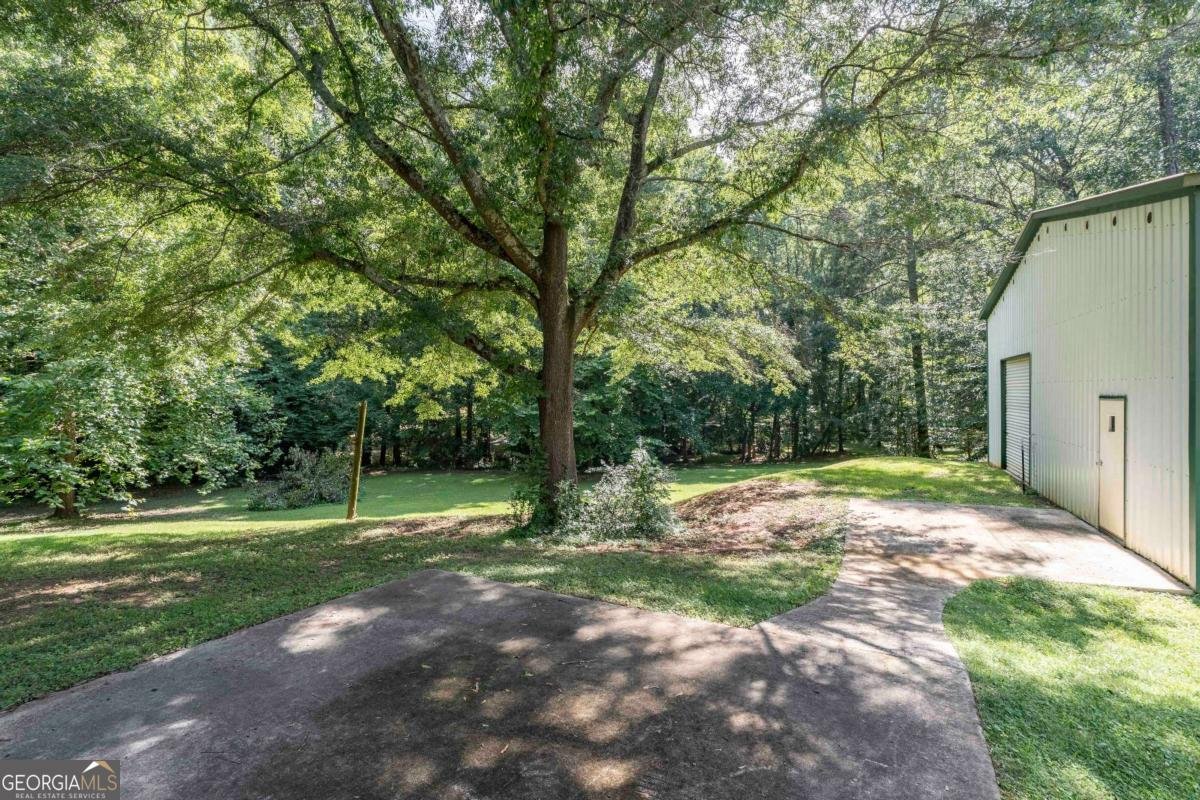 5670 Lanny Drive Powder Springs - 36