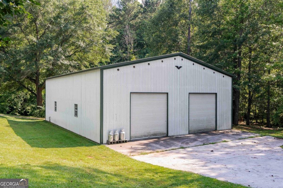 5670 Lanny Drive Powder Springs - 5