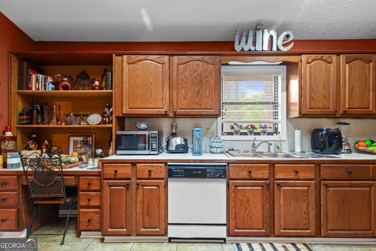 490 Hunters Glen Court Lawrenceville - 33