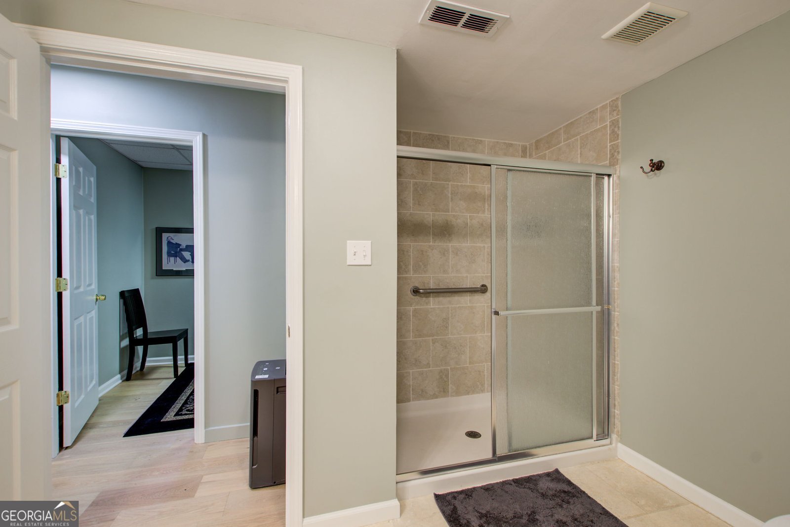 8531 Lake Drive Snellville - 8