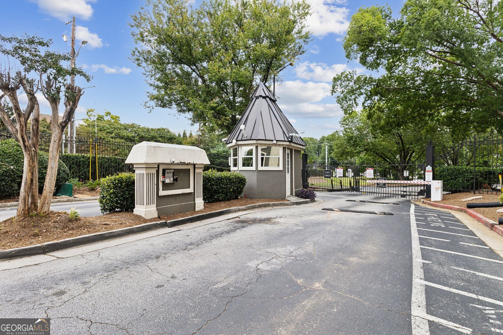 2657 Lenox Road Atlanta - 29