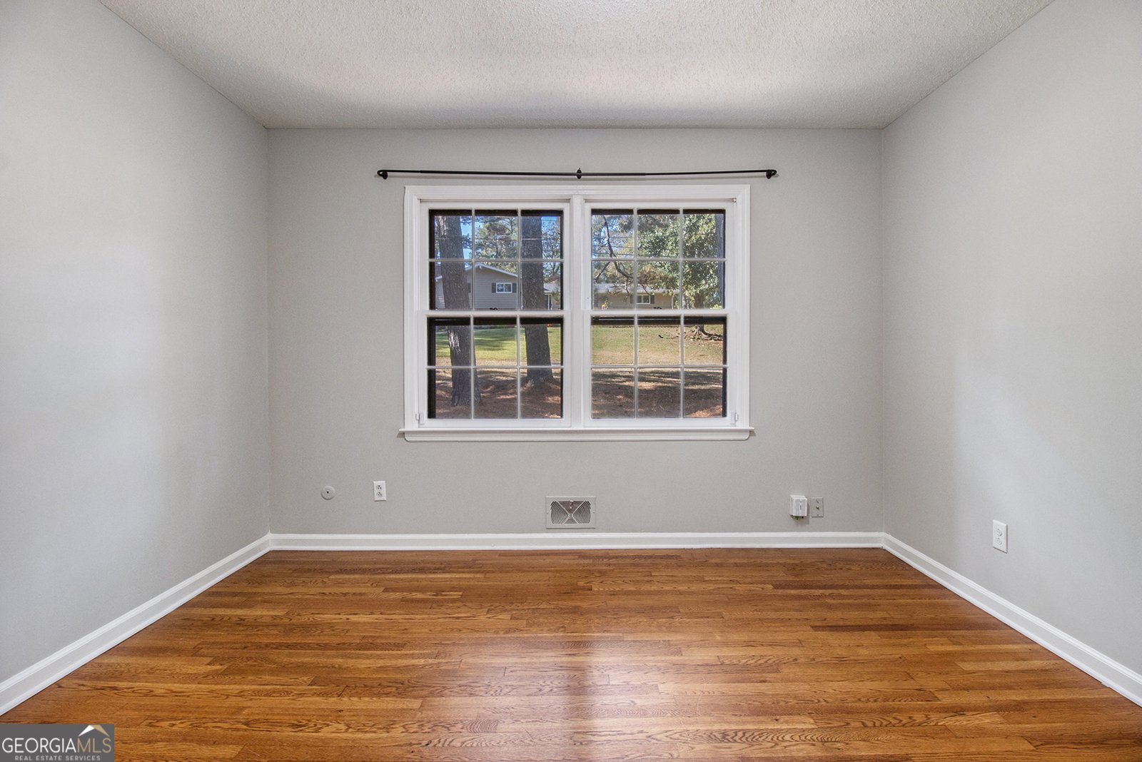 4204 Williamsburg Drive College Park - 31