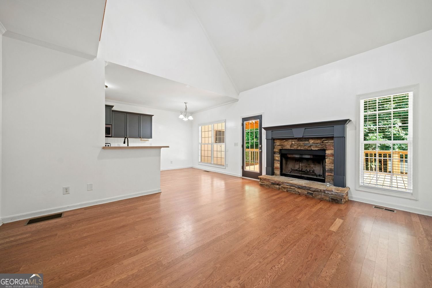 140 Glencrest Drive Drive Commerce - 15