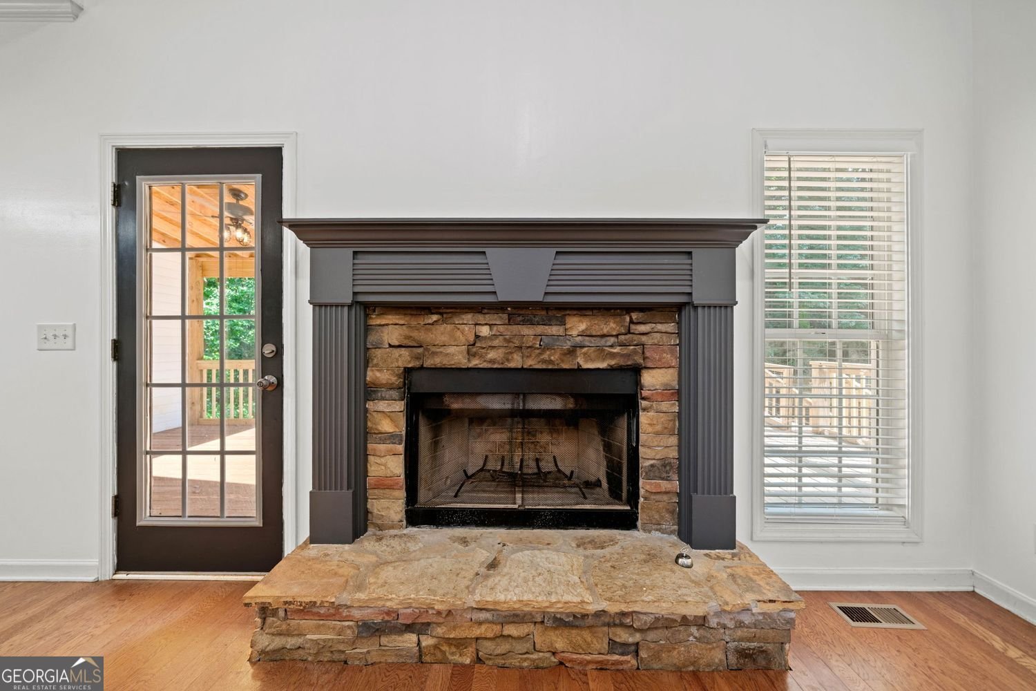 140 Glencrest Drive Drive Commerce - 16