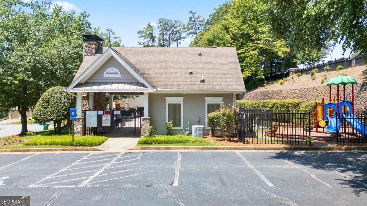 3735 Turnbury Oaks Drive Peachtree Corners - 37