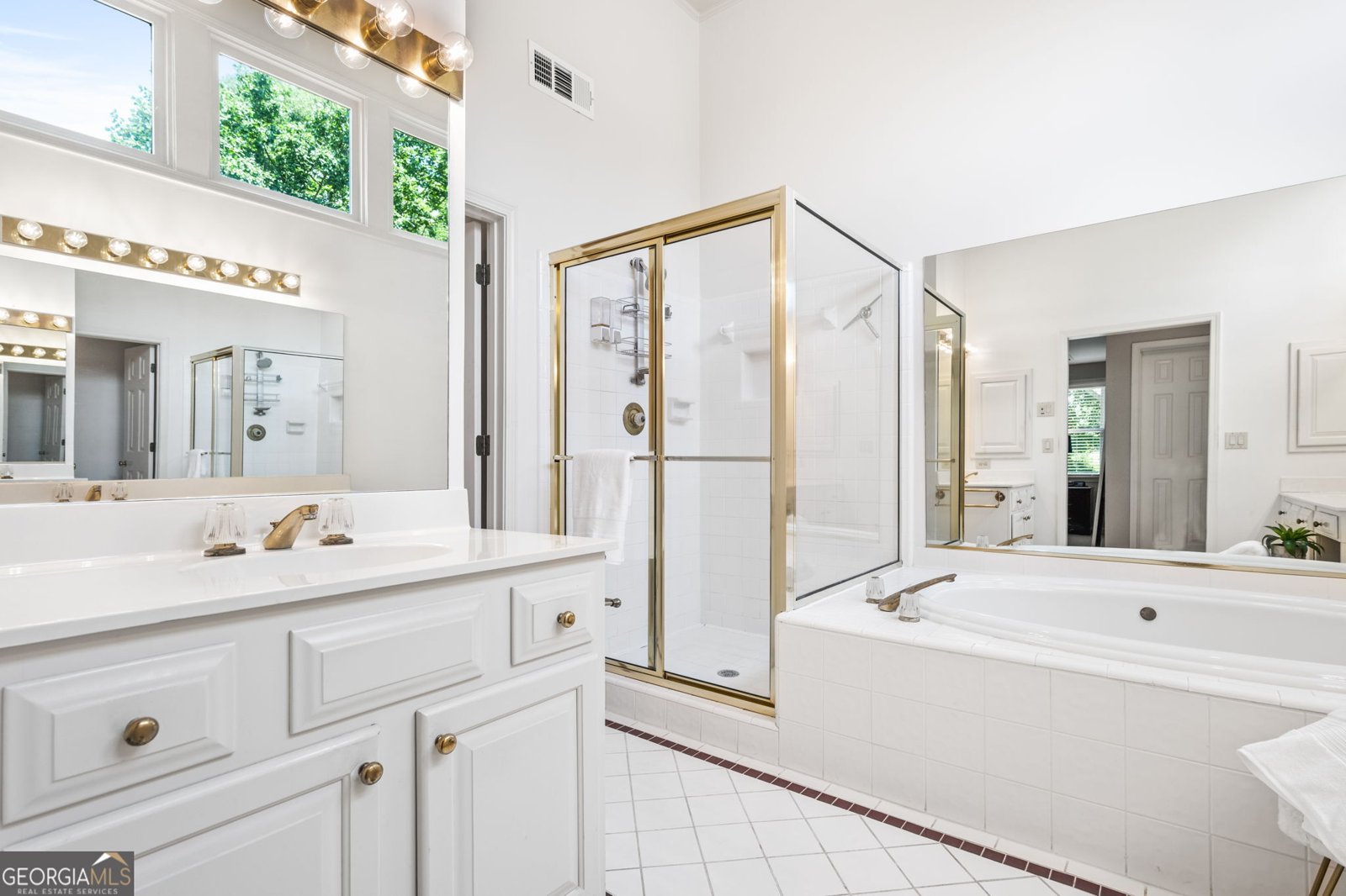 2556 Oakwood Trace Smyrna - 27