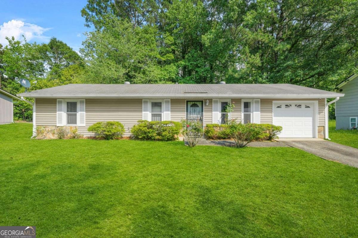 2454 Fairway Circle Atlanta - 1
