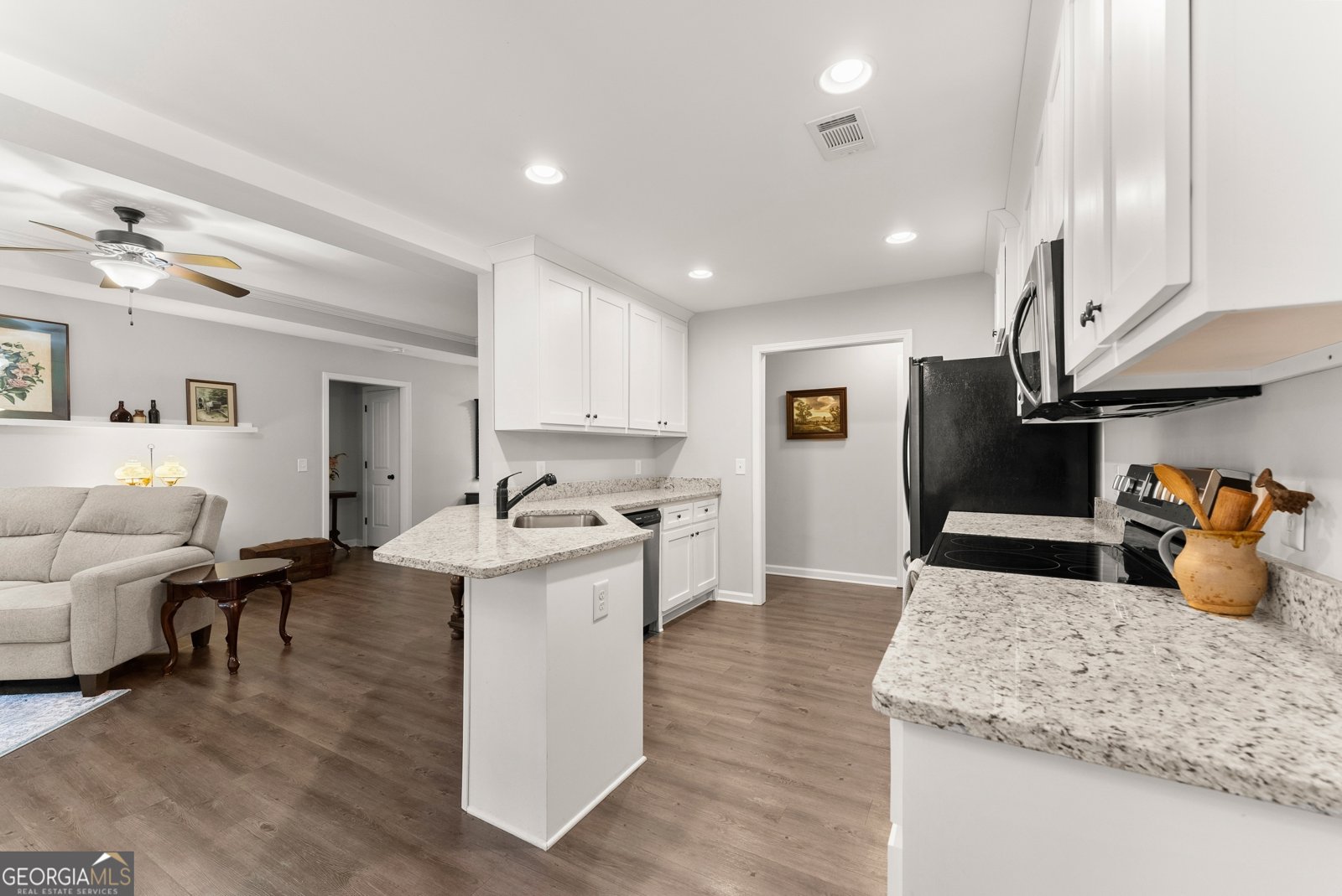 105 W E King Road Commerce - 16