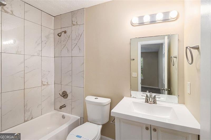 6403 CHARTER Way Lithonia - 3