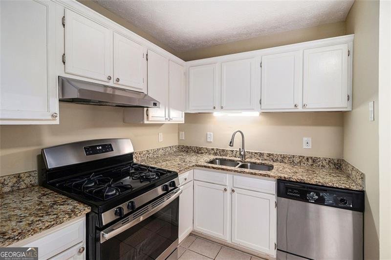 6403 CHARTER Way Lithonia - 8