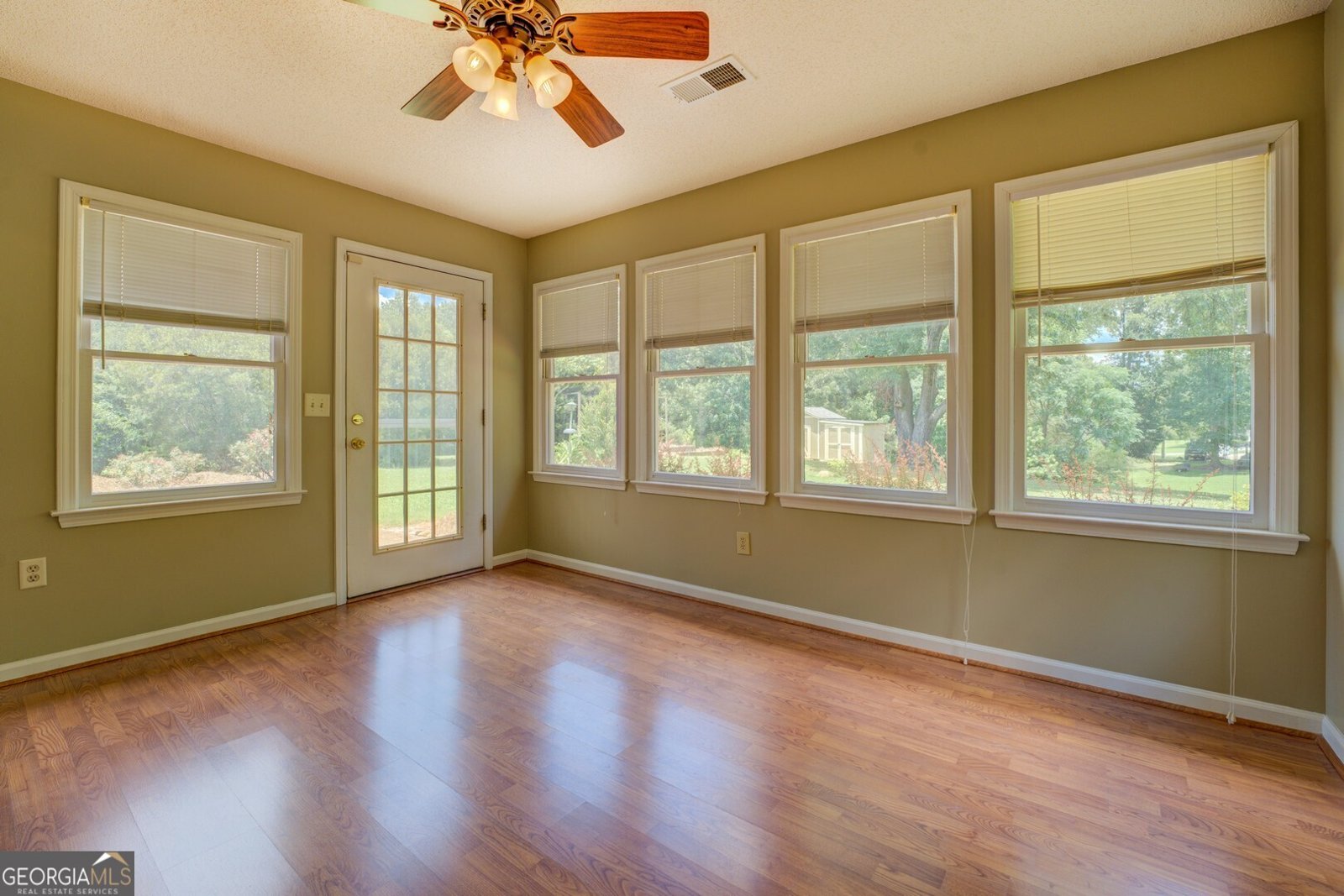 1615 Clairmont Lane Conyers - 16