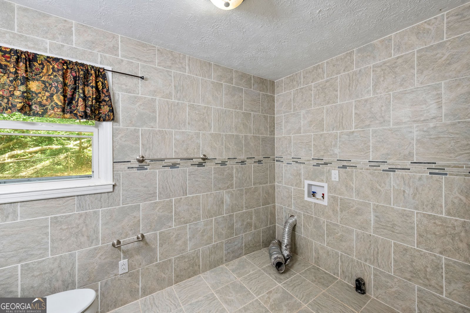 4848 Red Oak Drive Gainesville - 33