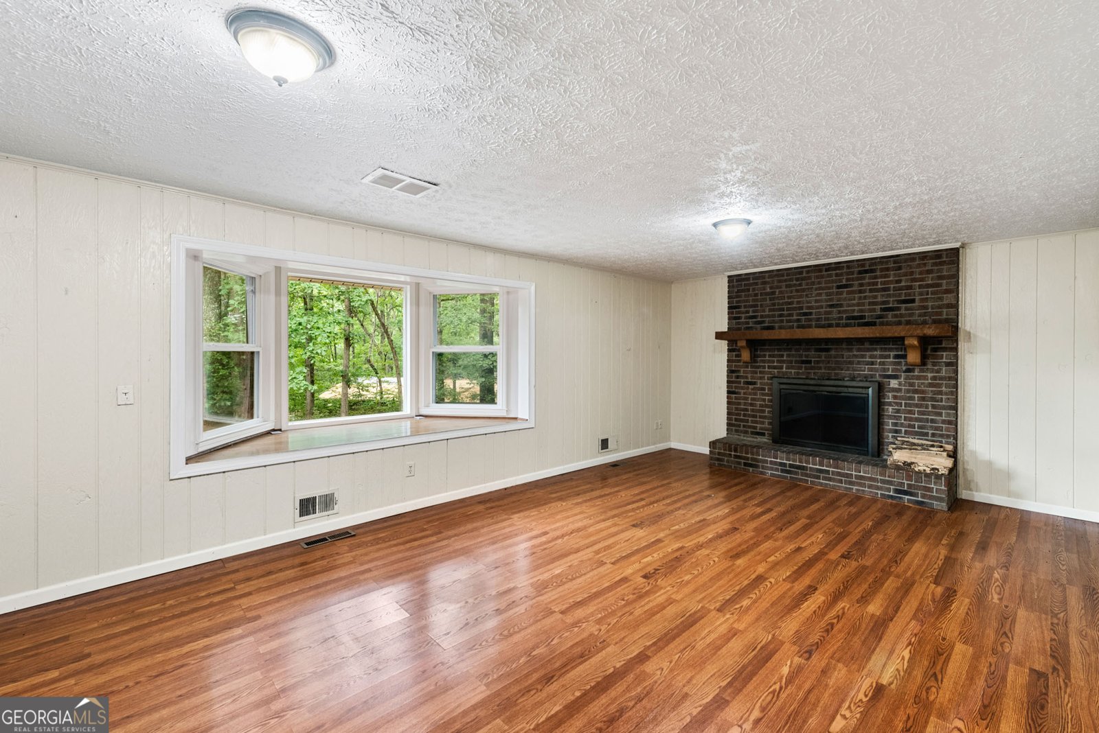4848 Red Oak Drive Gainesville - 37