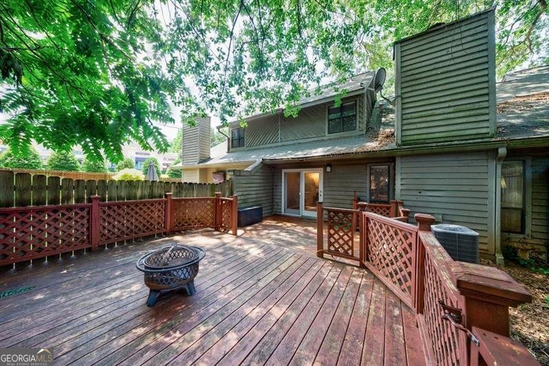 1002 Creatwood Circle Smyrna - 40