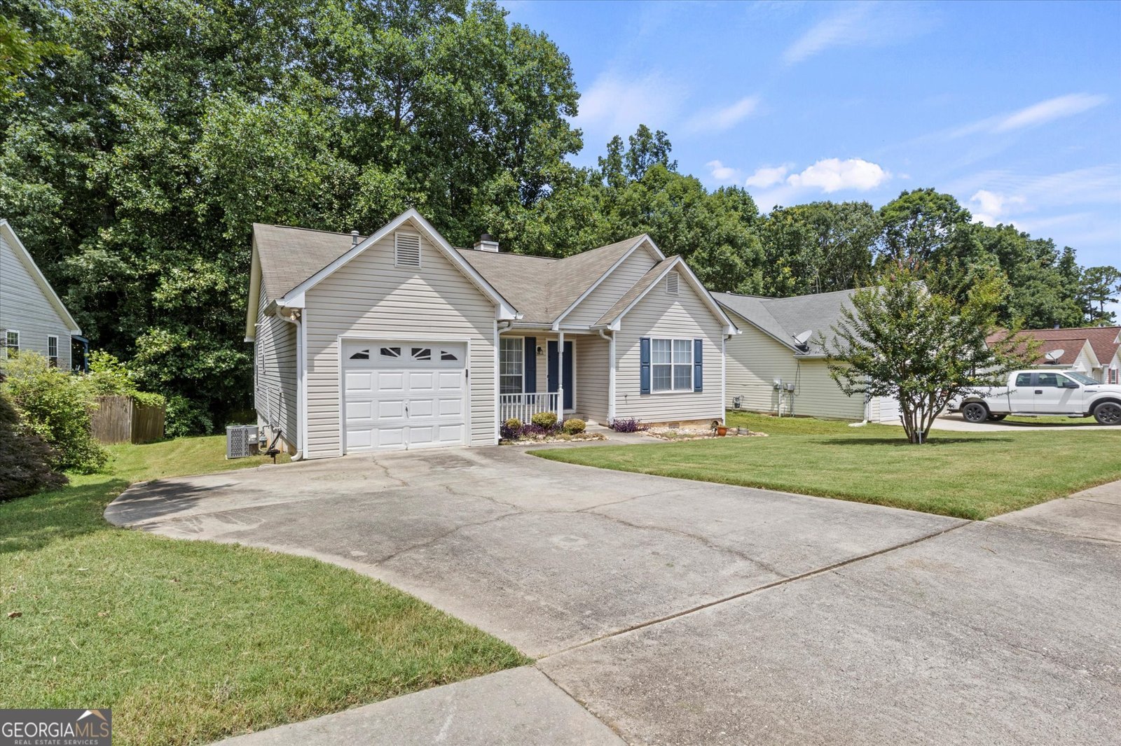 469 Village Circle Stockbridge - 2