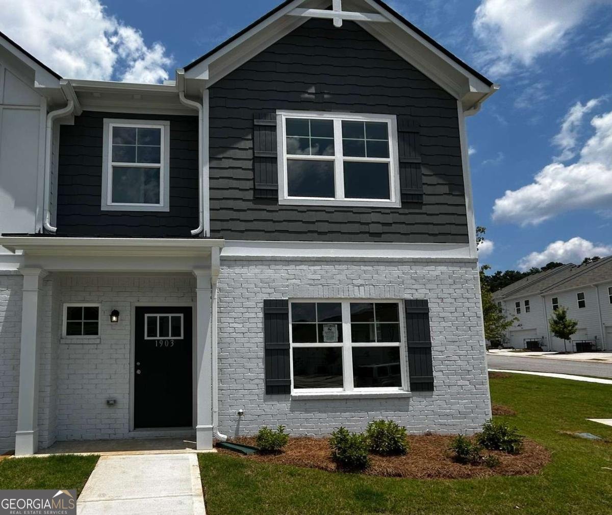 1911 Victoria Way Conyers - 1