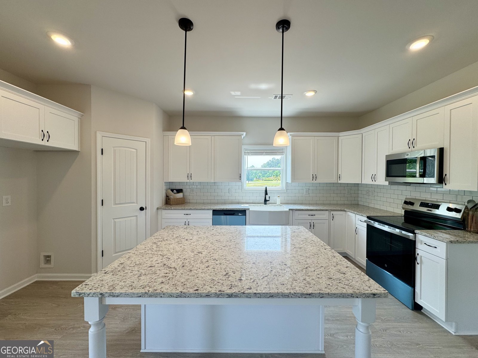 6410 Vista Point Road Lula - 6