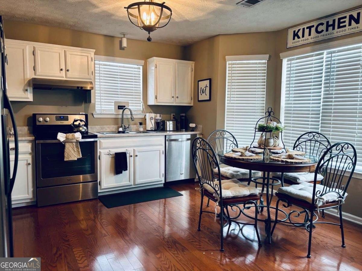 486 Village Circle Stockbridge - 9
