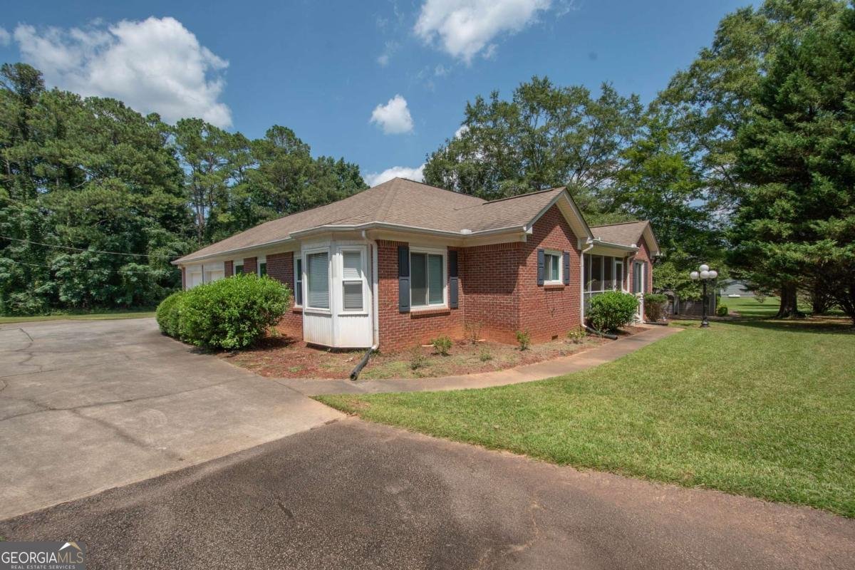 611 Bernhard Road Fayetteville - 33