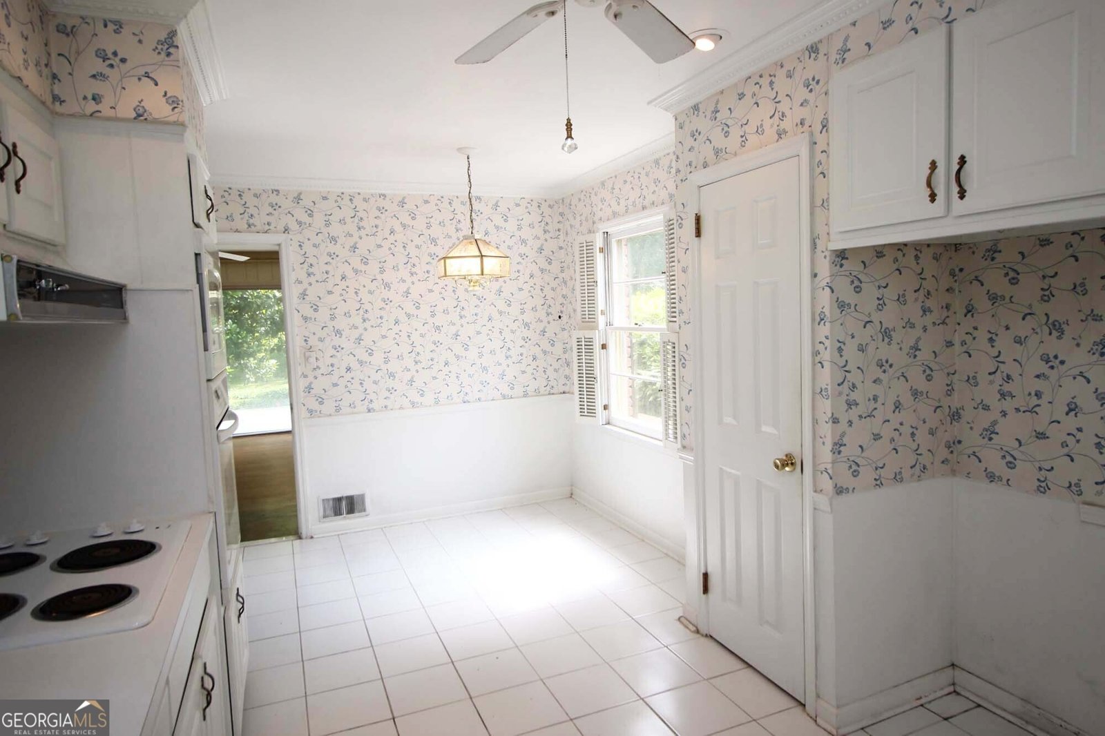 742 Starlight Court Sandy Springs - 13