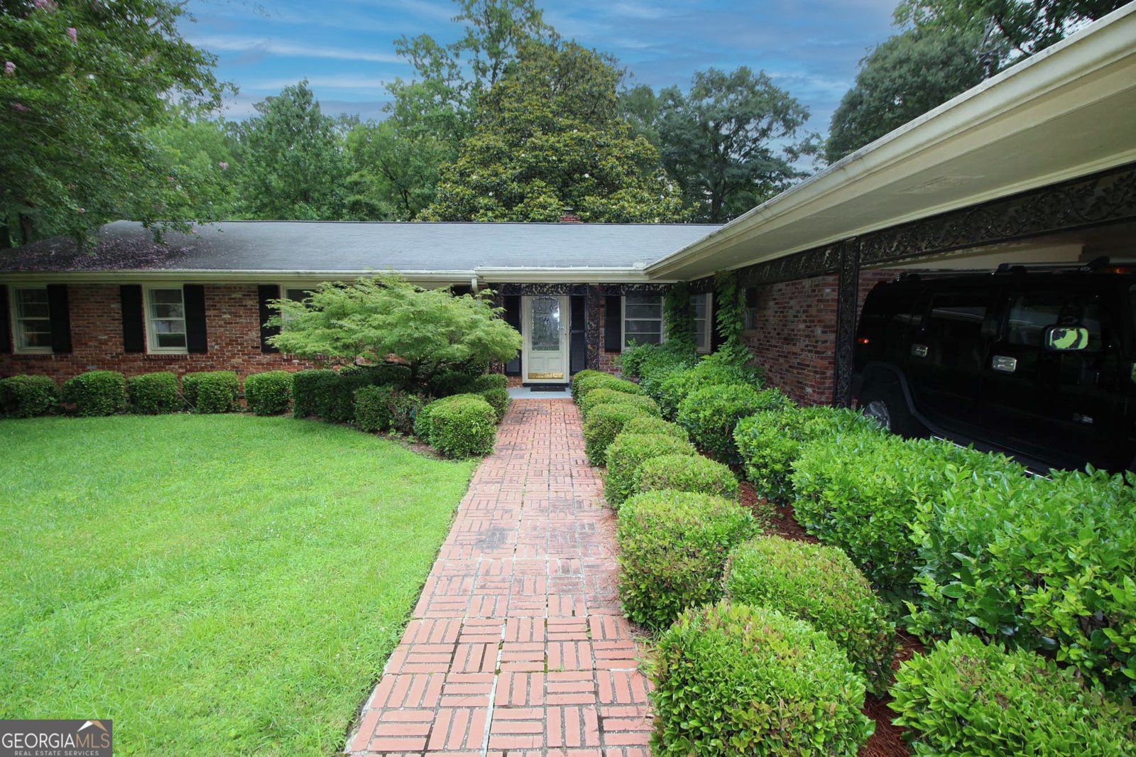 742 Starlight Court Sandy Springs - 4