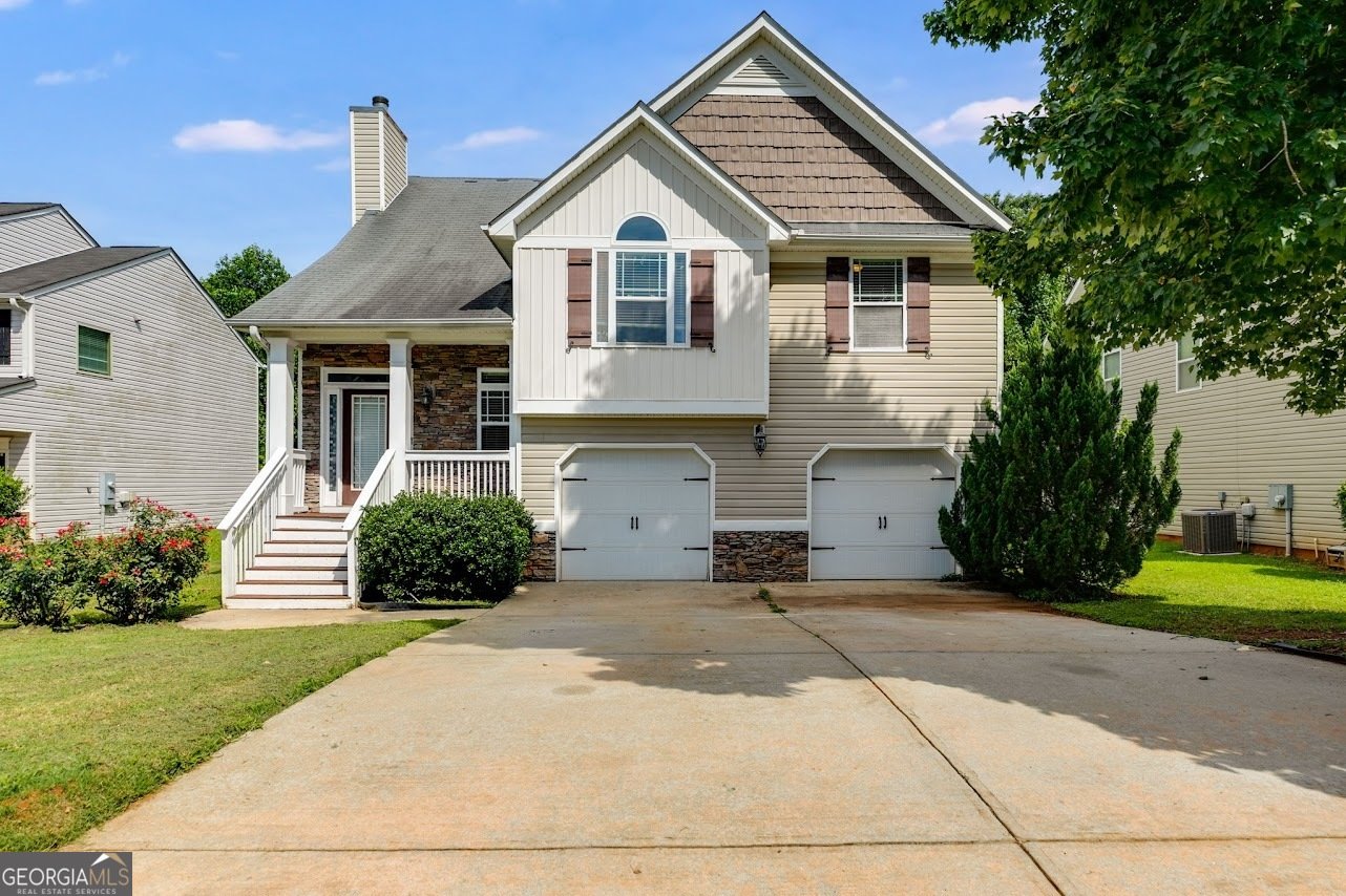 7125 Creeksong Drive Douglasville - 1