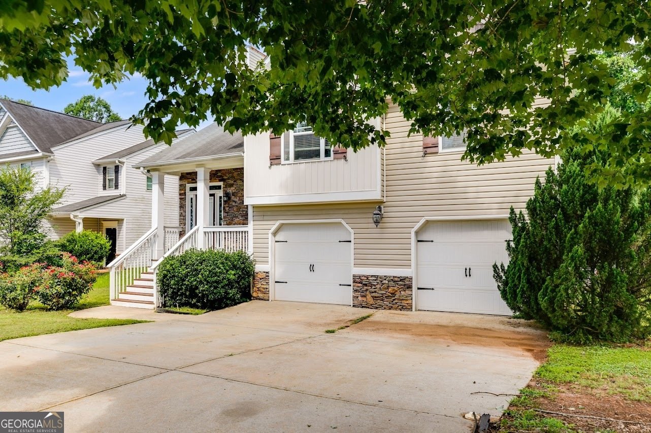7125 Creeksong Drive Douglasville - 2