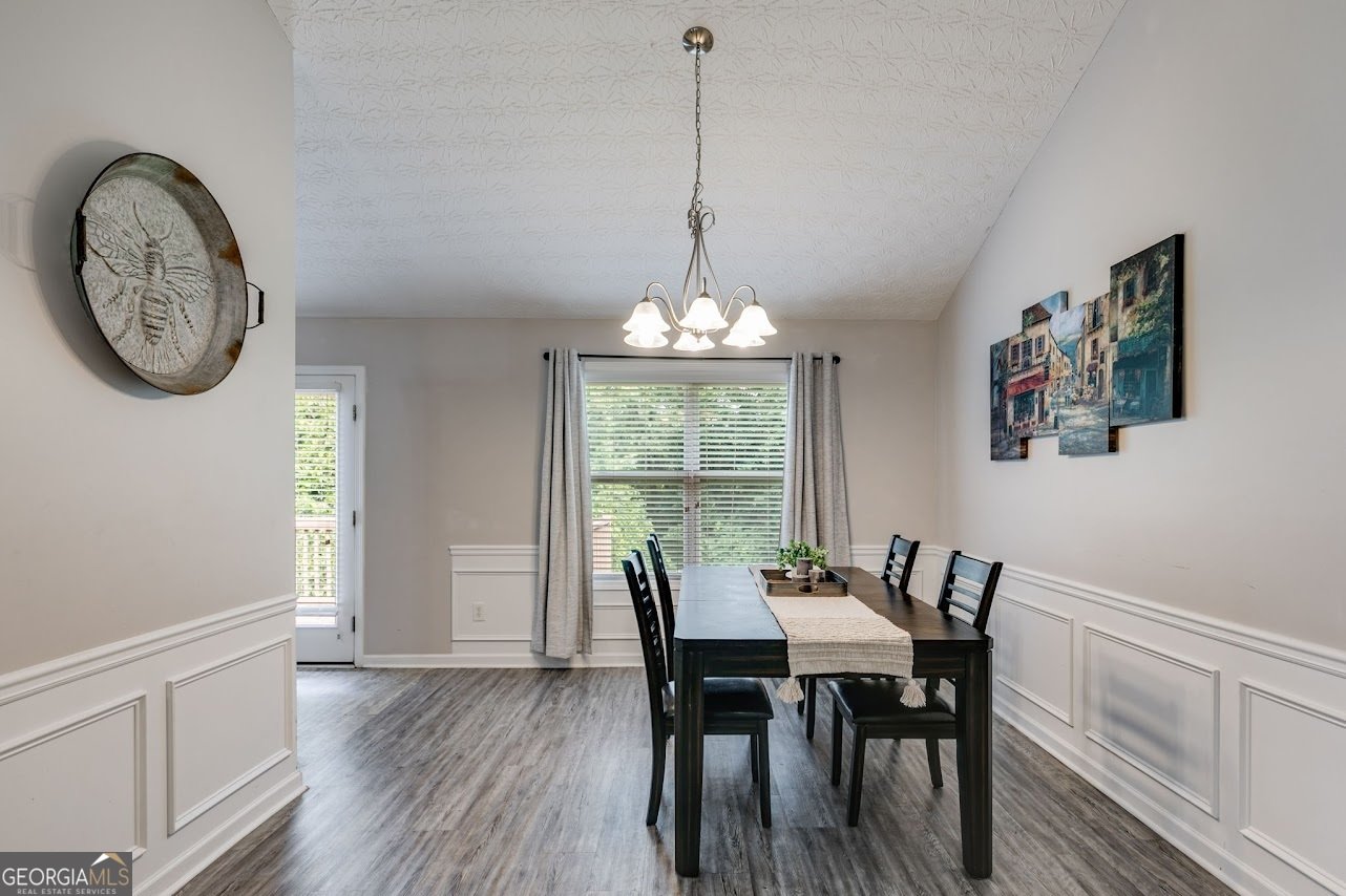 7125 Creeksong Drive Douglasville - 7