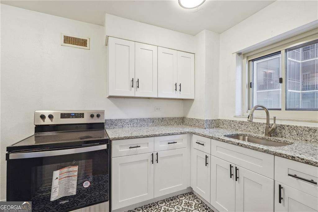 300 Peachtree Street Atlanta - 7