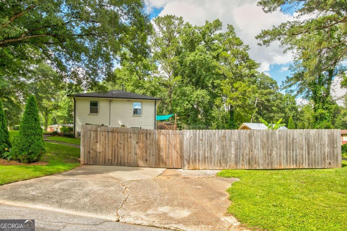 2200 Glendale Drive Atlanta - 39