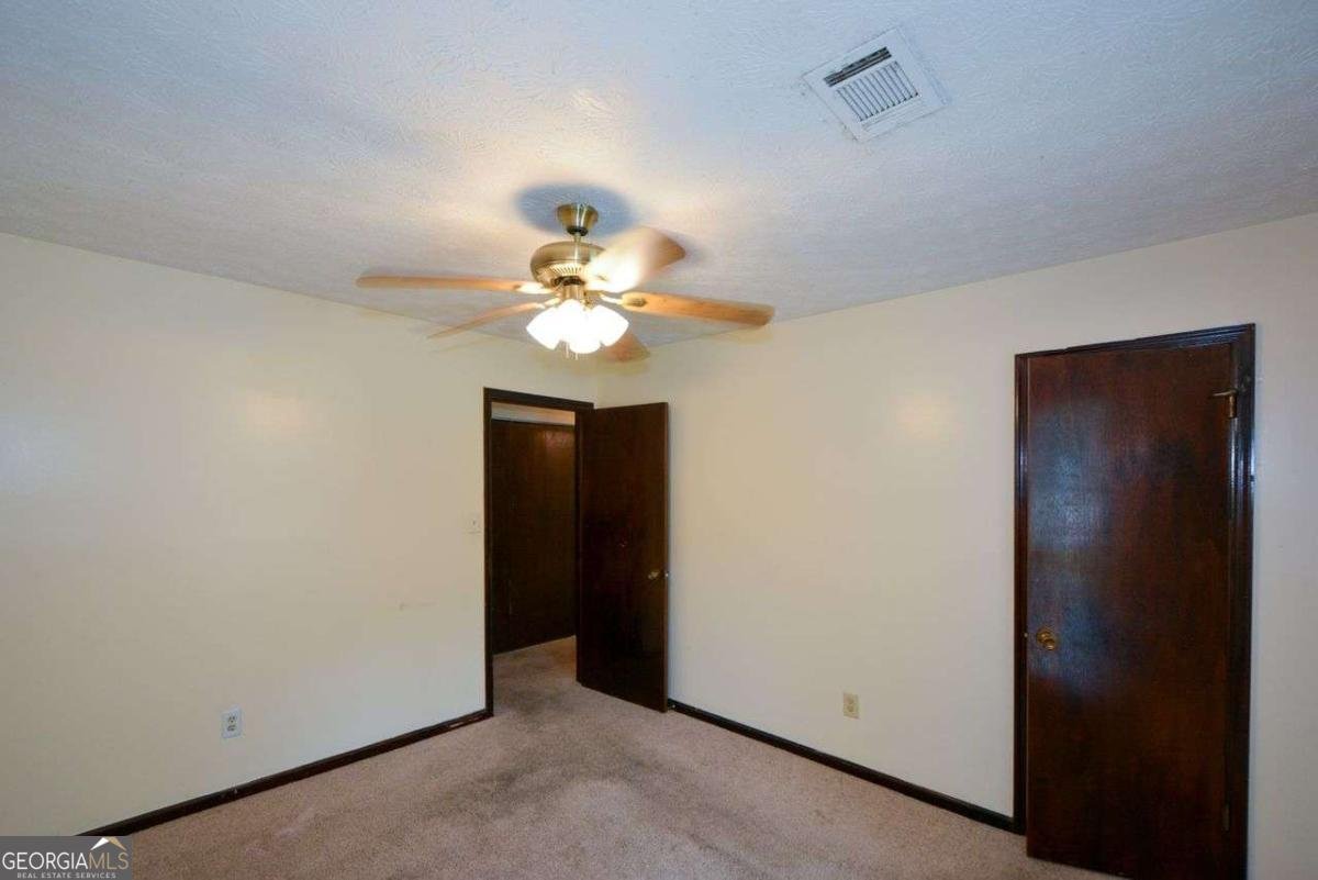 1070 Salisbury Trail Riverdale - 18