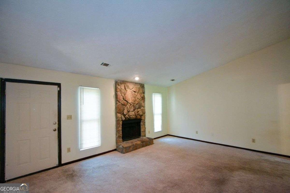 1070 Salisbury Trail Riverdale - 3