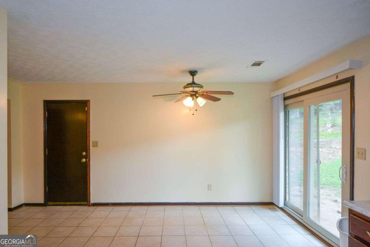 1070 Salisbury Trail Riverdale - 7