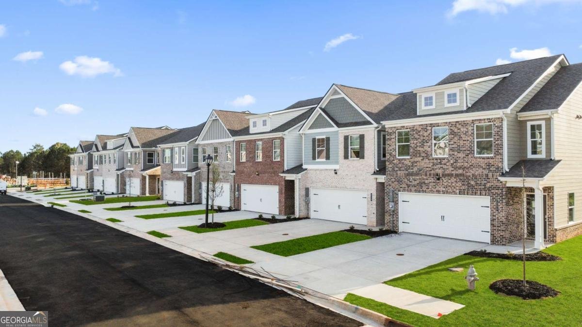 6006 Pine Bluff Place Conyers - 1