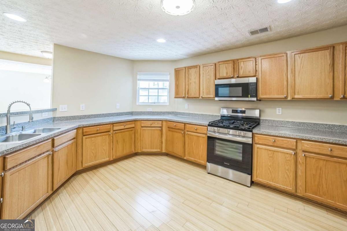 7567 Waverly Loop Fairburn - 12
