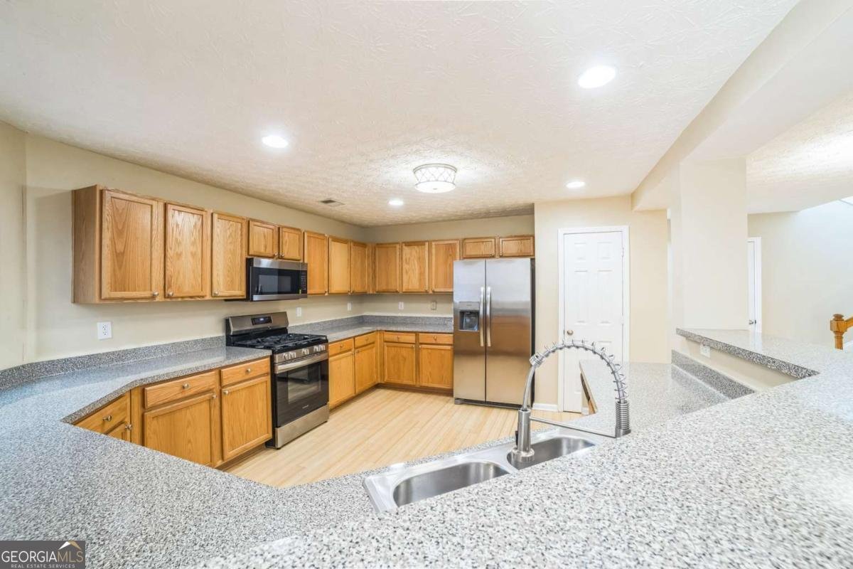 7567 Waverly Loop Fairburn - 13