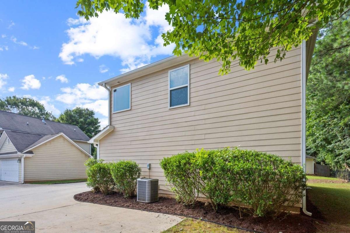 7567 Waverly Loop Fairburn - 2