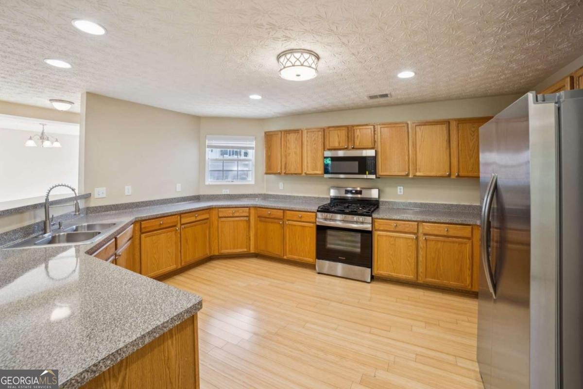 7567 Waverly Loop Fairburn - 7